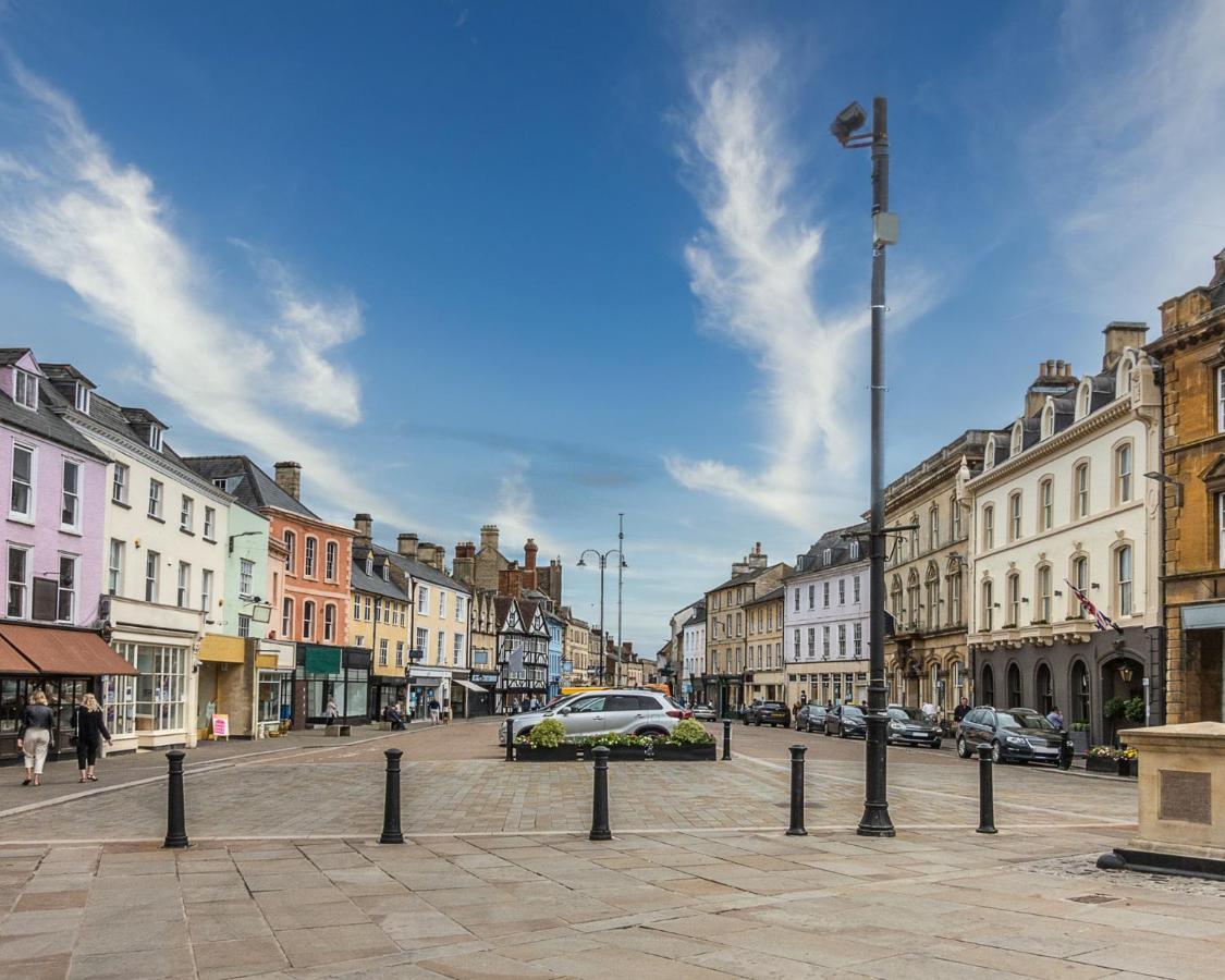 Corinium Lodge - Town Centre Apartment Cirencester Dış mekan fotoğraf